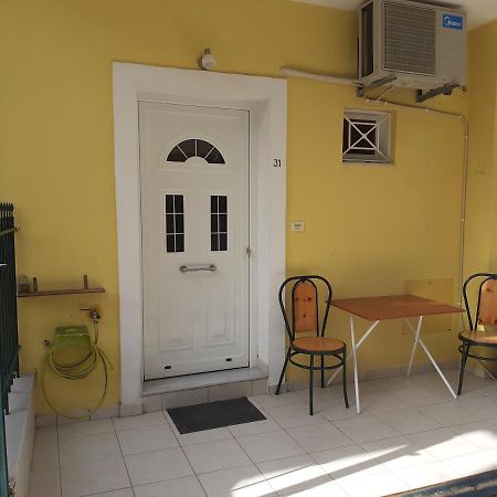 شقة Yellow House كالاماتا المظهر الخارجي الصورة