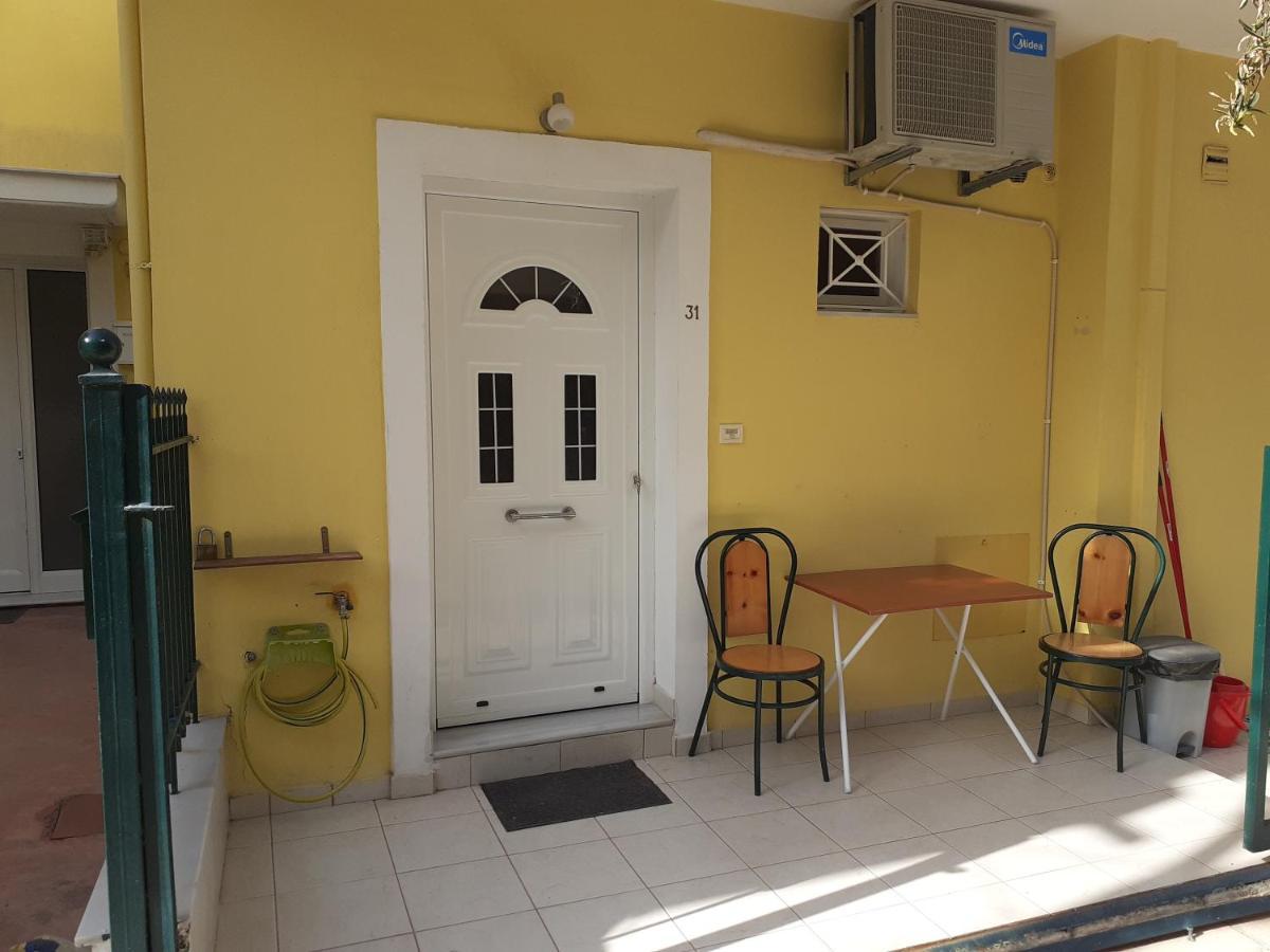 شقة Yellow House كالاماتا المظهر الخارجي الصورة