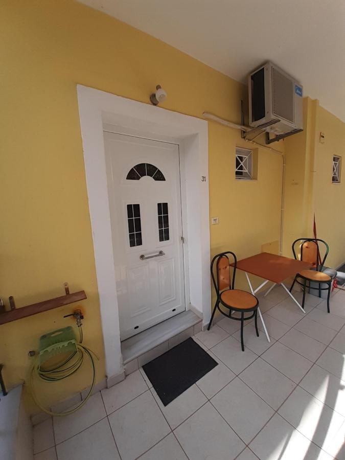 شقة Yellow House كالاماتا المظهر الخارجي الصورة