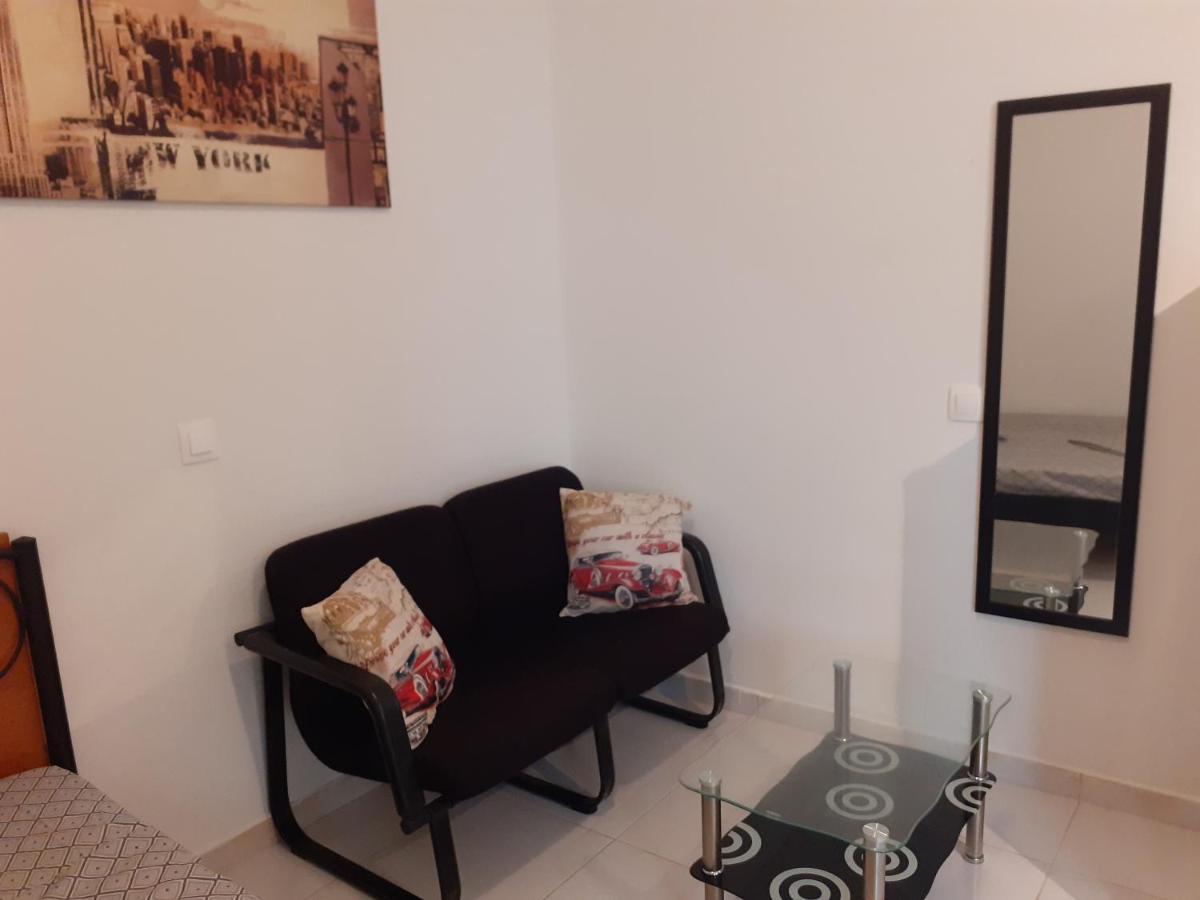 شقة Yellow House كالاماتا المظهر الخارجي الصورة