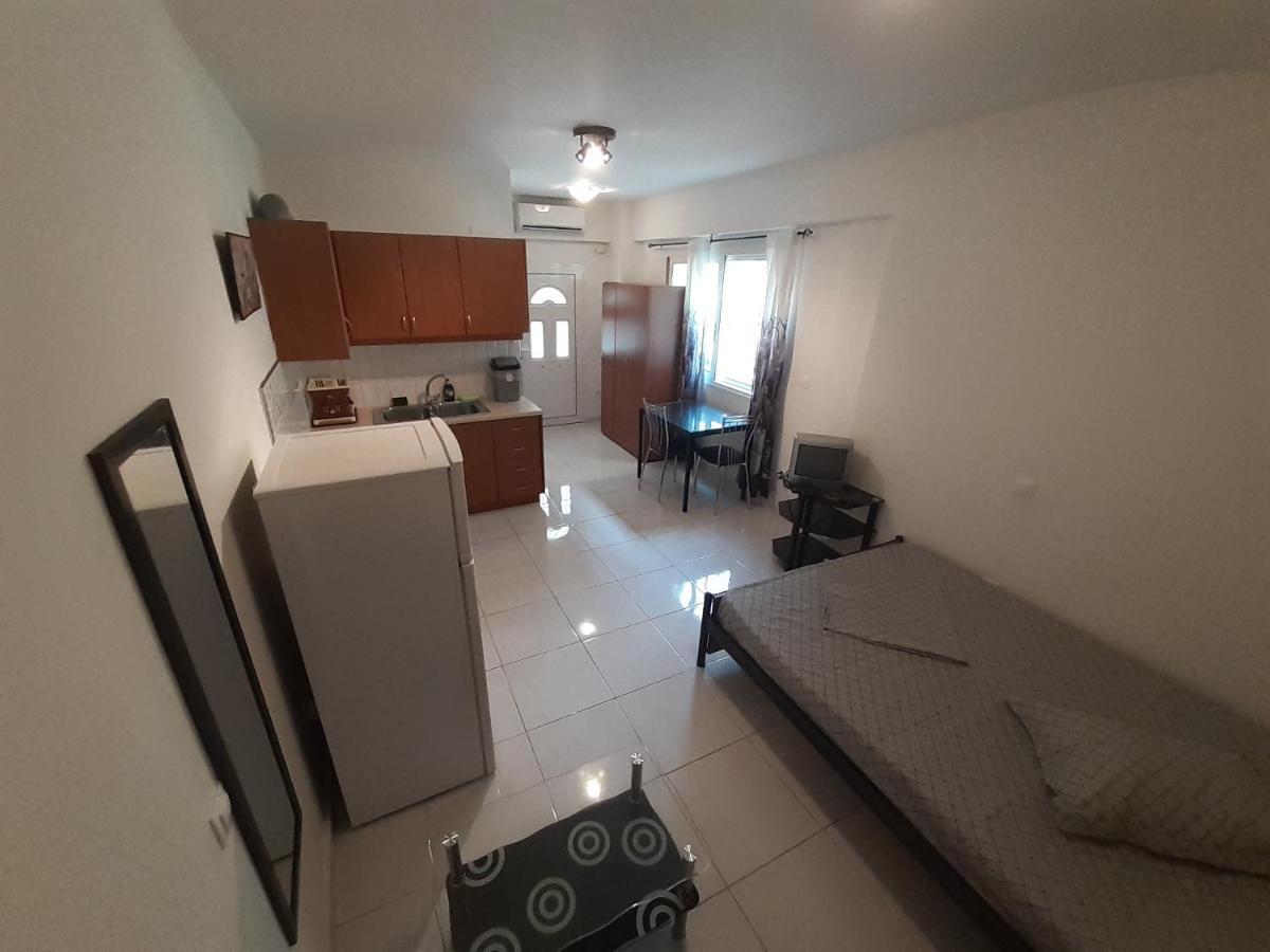 شقة Yellow House كالاماتا المظهر الخارجي الصورة