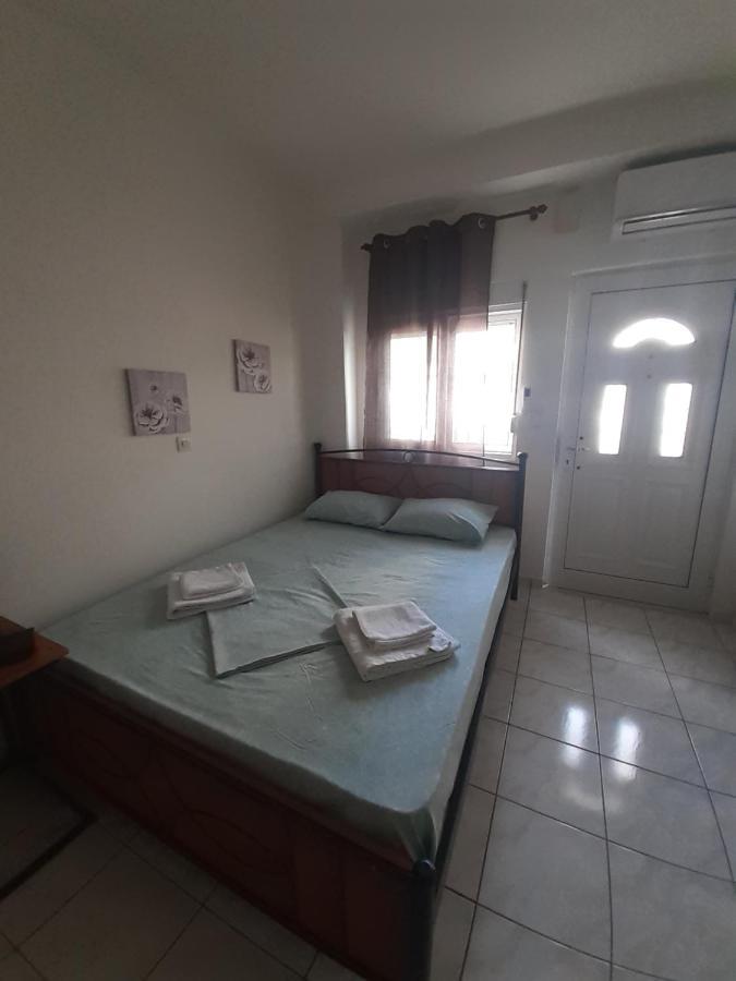 شقة Yellow House كالاماتا المظهر الخارجي الصورة